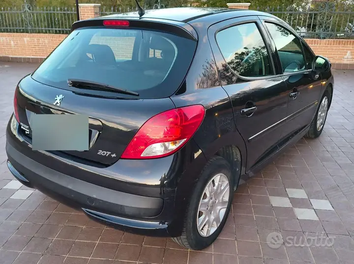 Peugeot 207 2013 photo 2