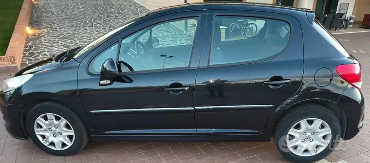 Peugeot 207 2013 photo 3