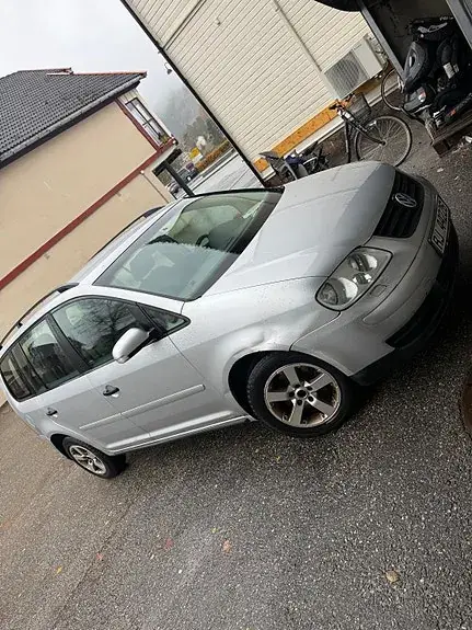 Volkswagen Touran 2005 photo 2