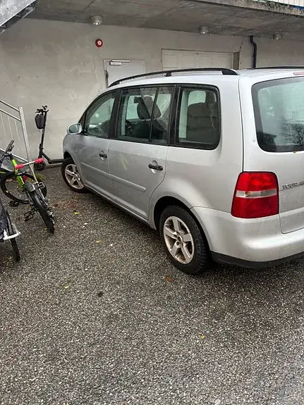 Volkswagen Touran 2005 photo 3