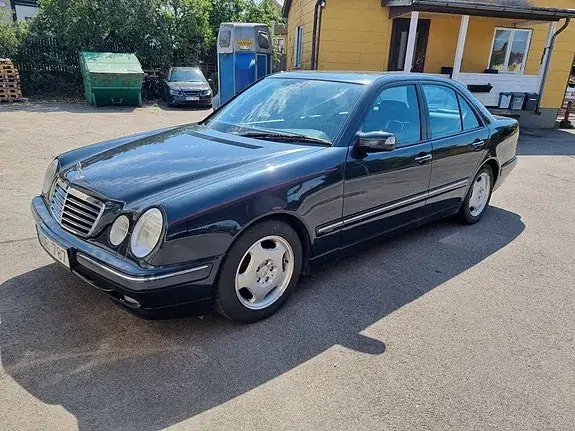 Mercedes-Benz E 320