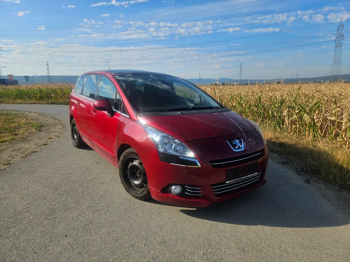 Peugeot 5008 2010 photo 3