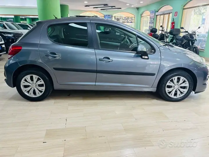 Peugeot 207 2012 photo 4