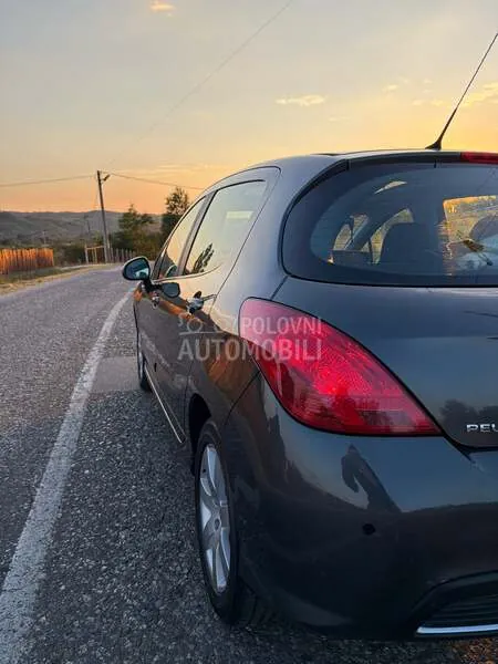 Peugeot 308 2010 photo 3