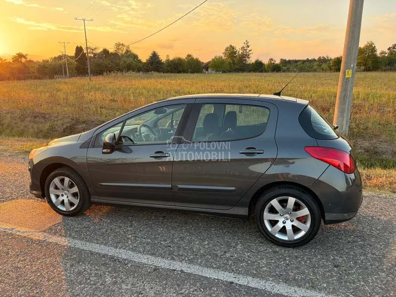 Peugeot 308 2010 photo 2