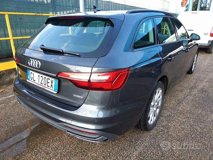 Audi A4 Avant 2022 photo 4