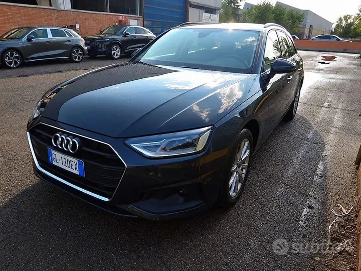 Audi A4 Avant 2022 photo 2