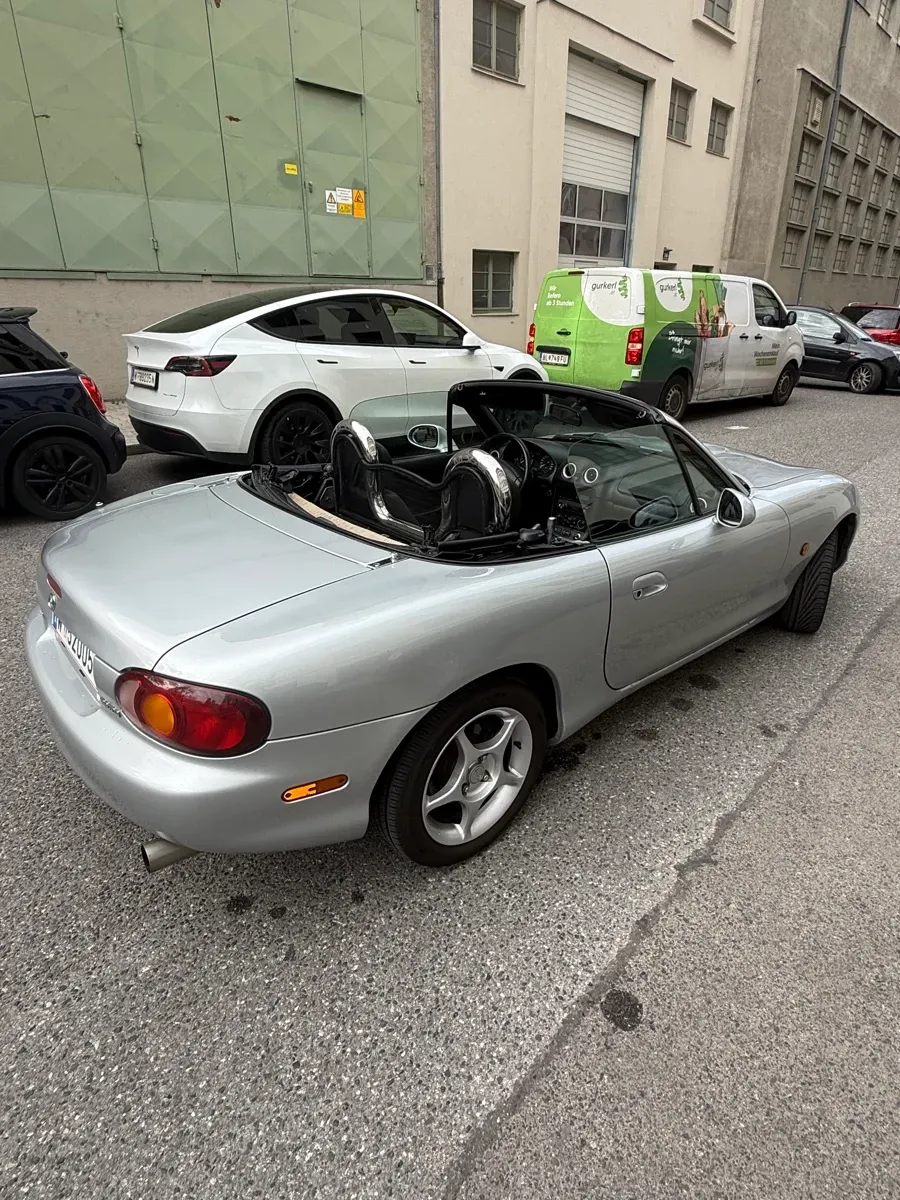 Mazda Mx-5 2000 photo 2