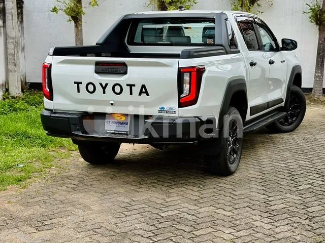 Toyota Hilux 2026 photo 2