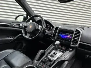 Porsche Cayenne 2011 photo 3