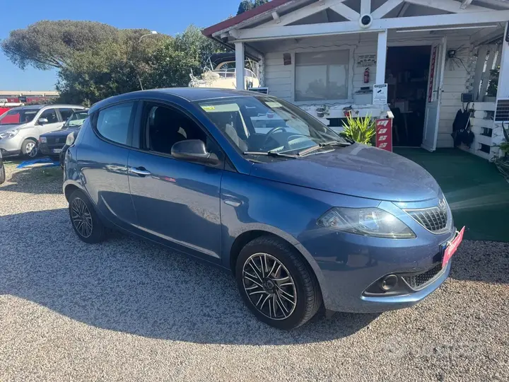 Lancia Ypsilon 2022 photo 2