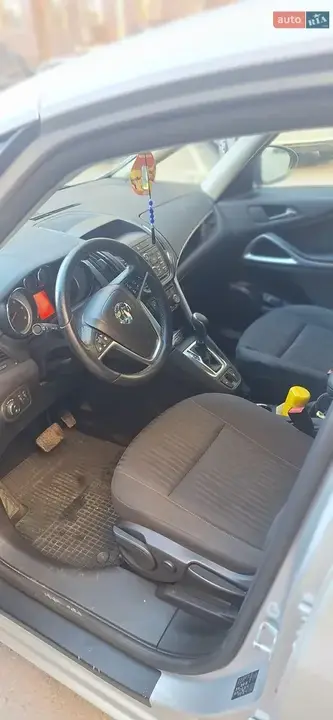 Opel Zafira 2015 photo 4
