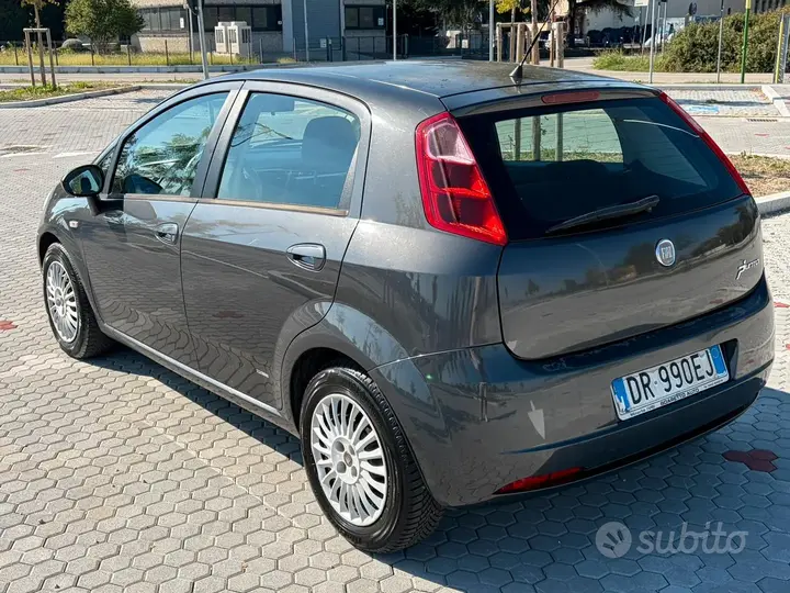 Fiat Grande Punto 2008 photo 2