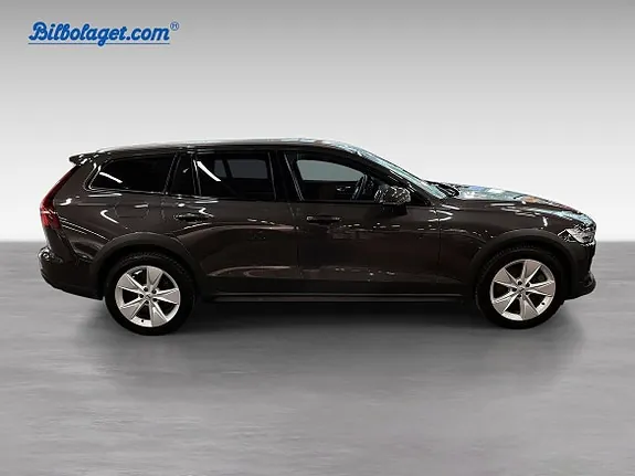 Volvo V60 Cross Country 2024 photo 5