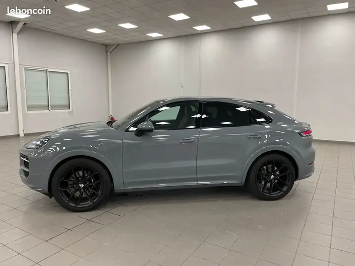 Porsche Cayenne 2023 photo 3
