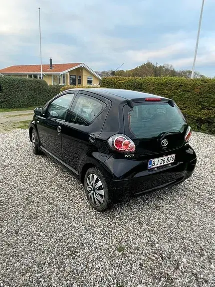 Toyota Aygo 2010 photo 2