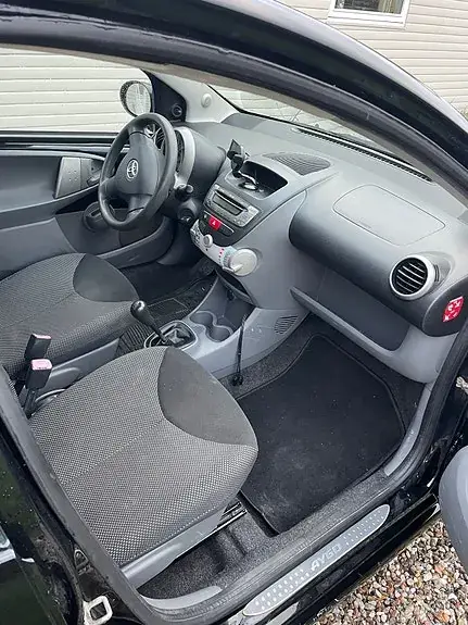 Toyota Aygo 2010 photo 5