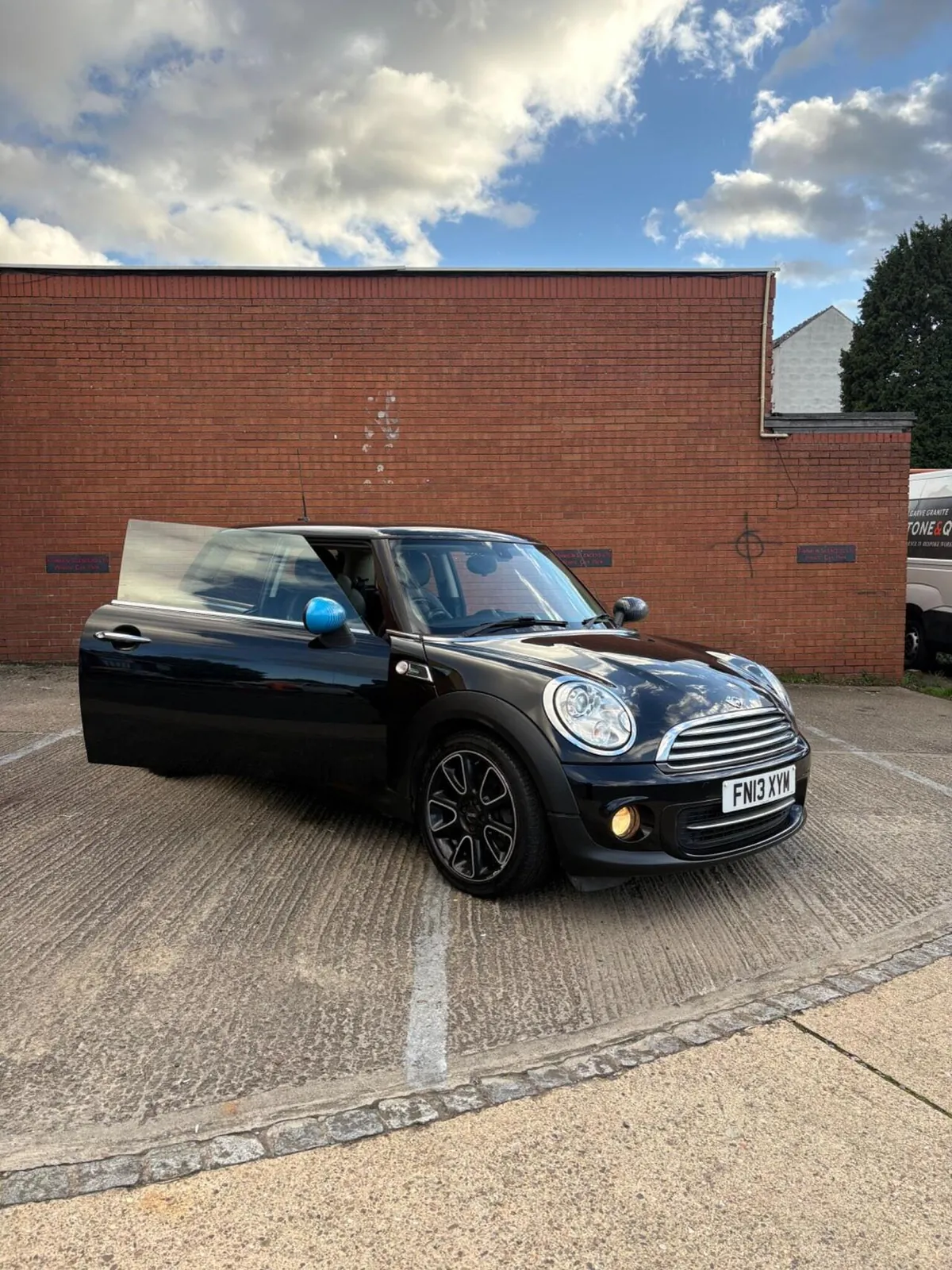 Mini Cooper 2013 photo 2