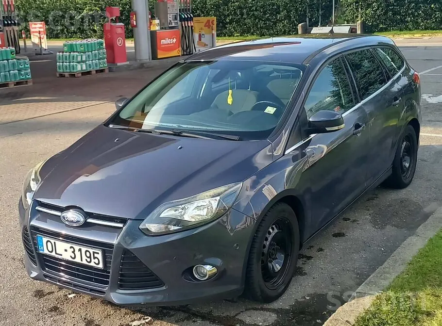 Ford Focus 2013 photo 2