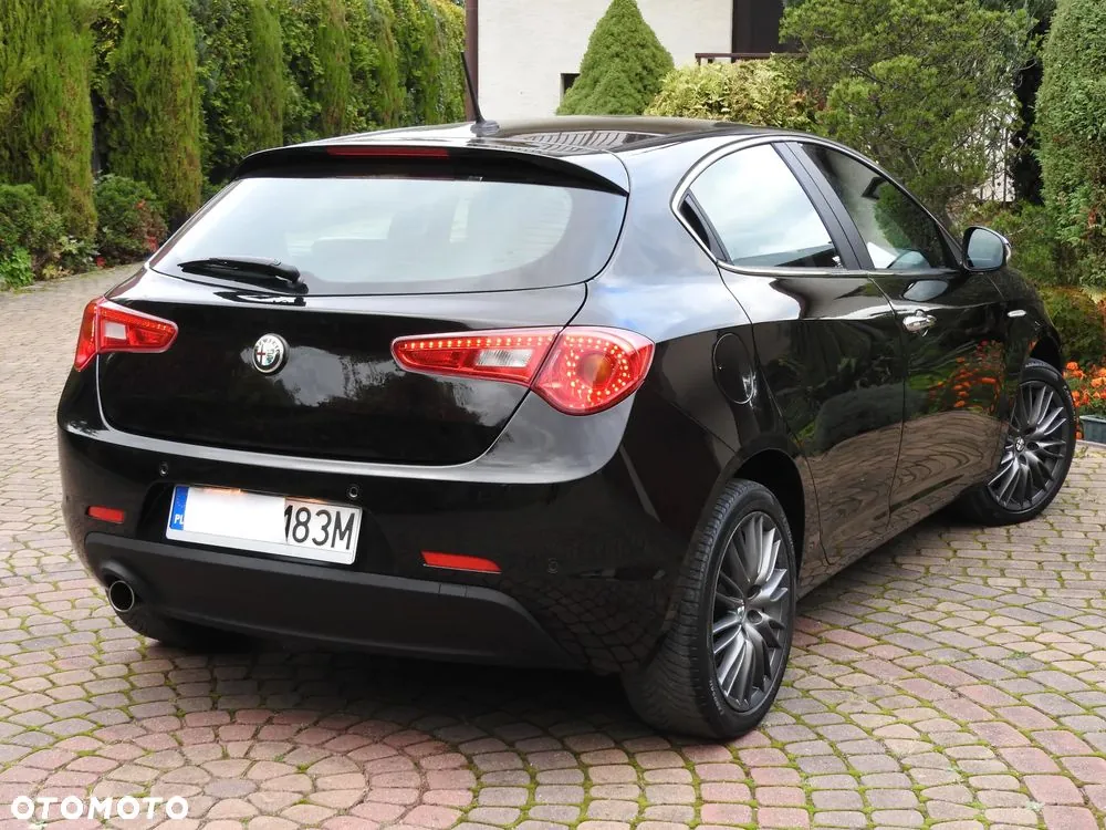 Alfa Romeo Giulietta 2013 photo 4