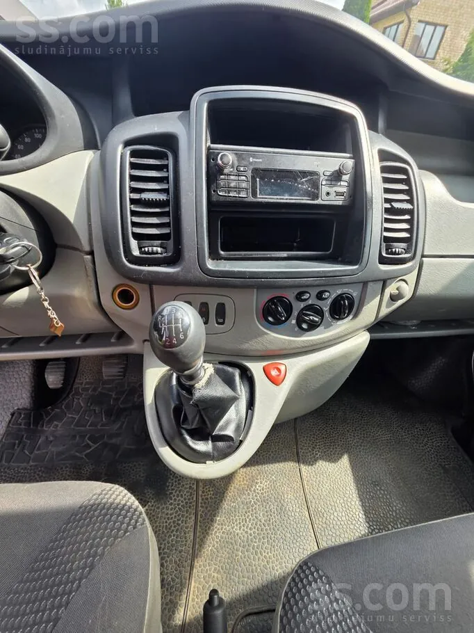 Opel Vivaro 2013 photo 3