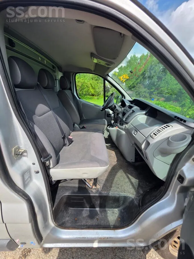 Opel Vivaro 2013 photo 4