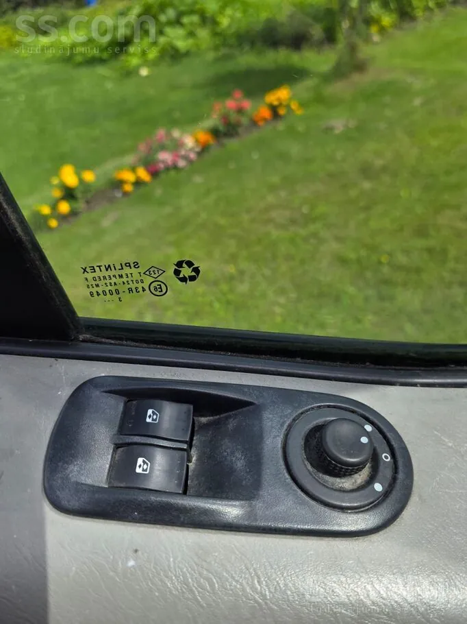 Opel Vivaro 2013 photo 5