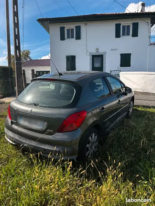 Peugeot 207 2007 photo 2
