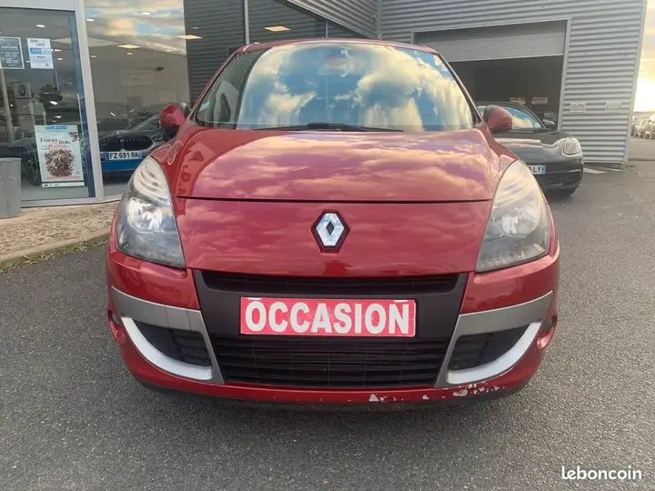 Renault Scenic 2011 photo 2