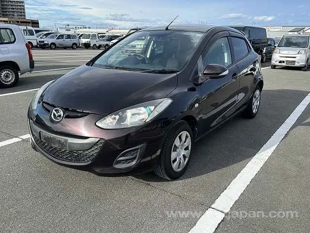 Mazda Demio 2013 photo 2