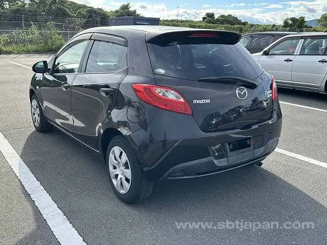 Mazda Demio 2013 photo 3