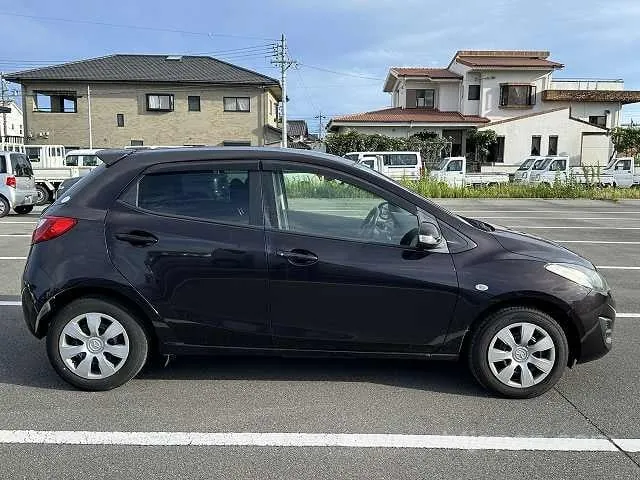 Mazda Demio 2013 photo 5