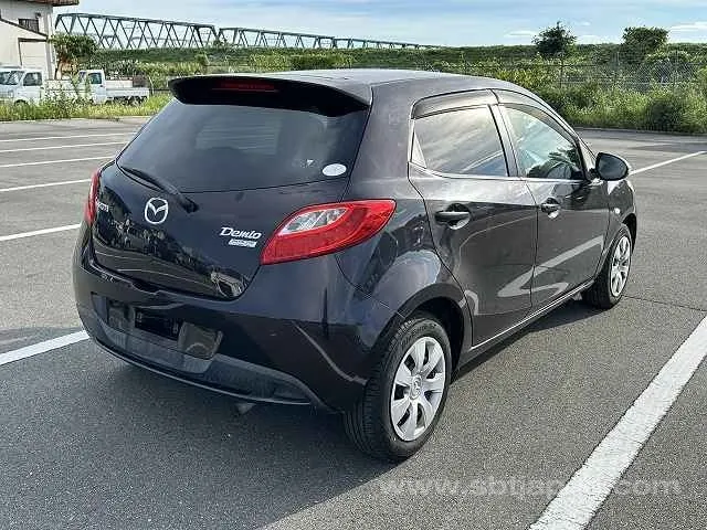 Mazda Demio 2013 photo 4