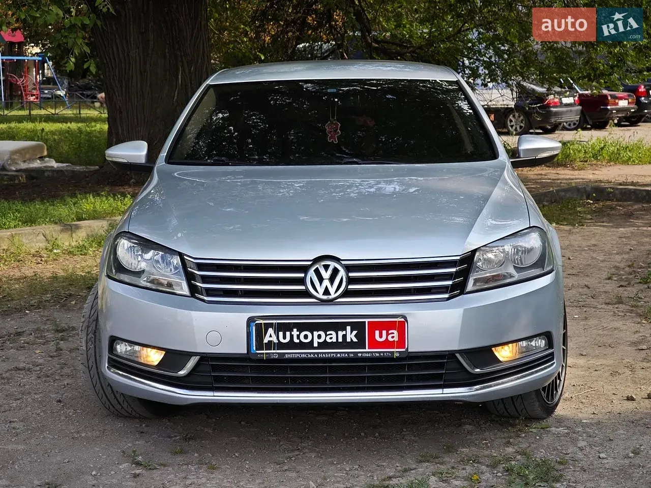 Volkswagen Passat 2012 photo 2