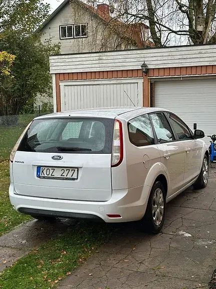 Ford Focus 2010 photo 3