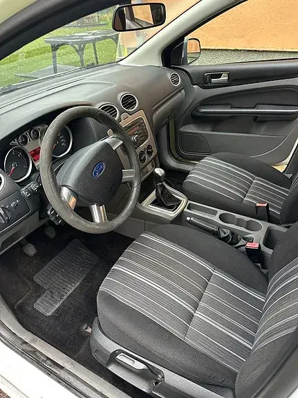 Ford Focus 2010 photo 5