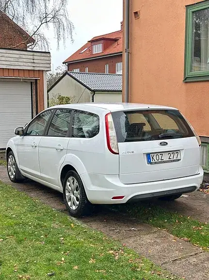 Ford Focus 2010 photo 4