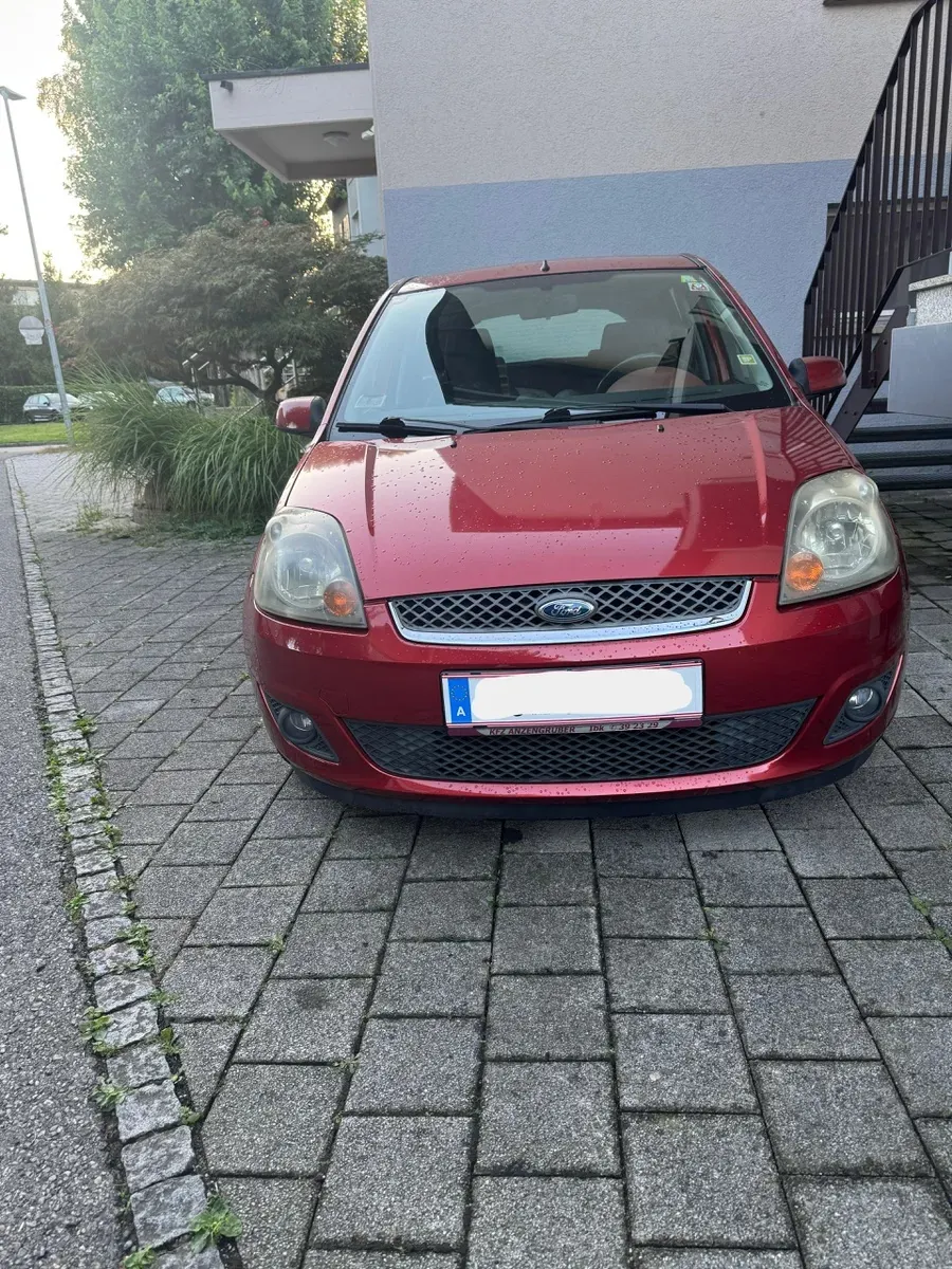 Ford Fiesta 2007 photo 2