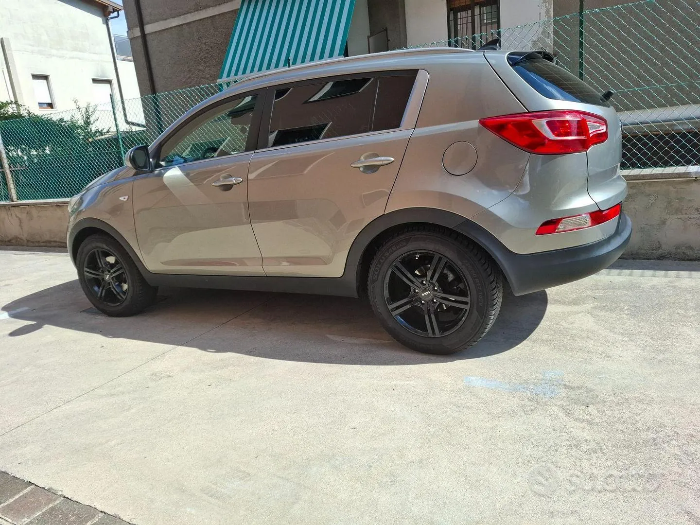 Kia Sportage 2011 photo 2