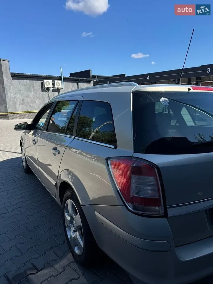 Opel Astra 2008 photo 4