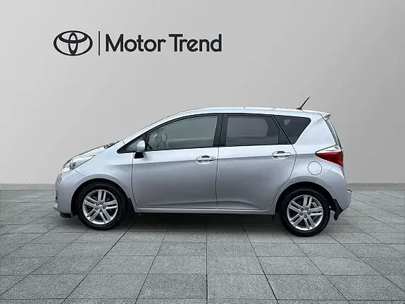 Toyota Verso-S 2012 photo 3