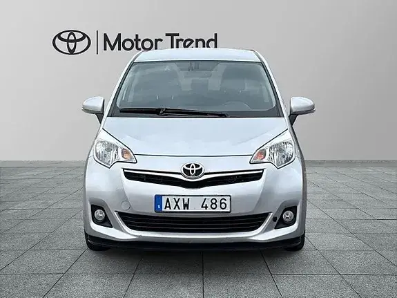 Toyota Verso-S 2012 photo 5