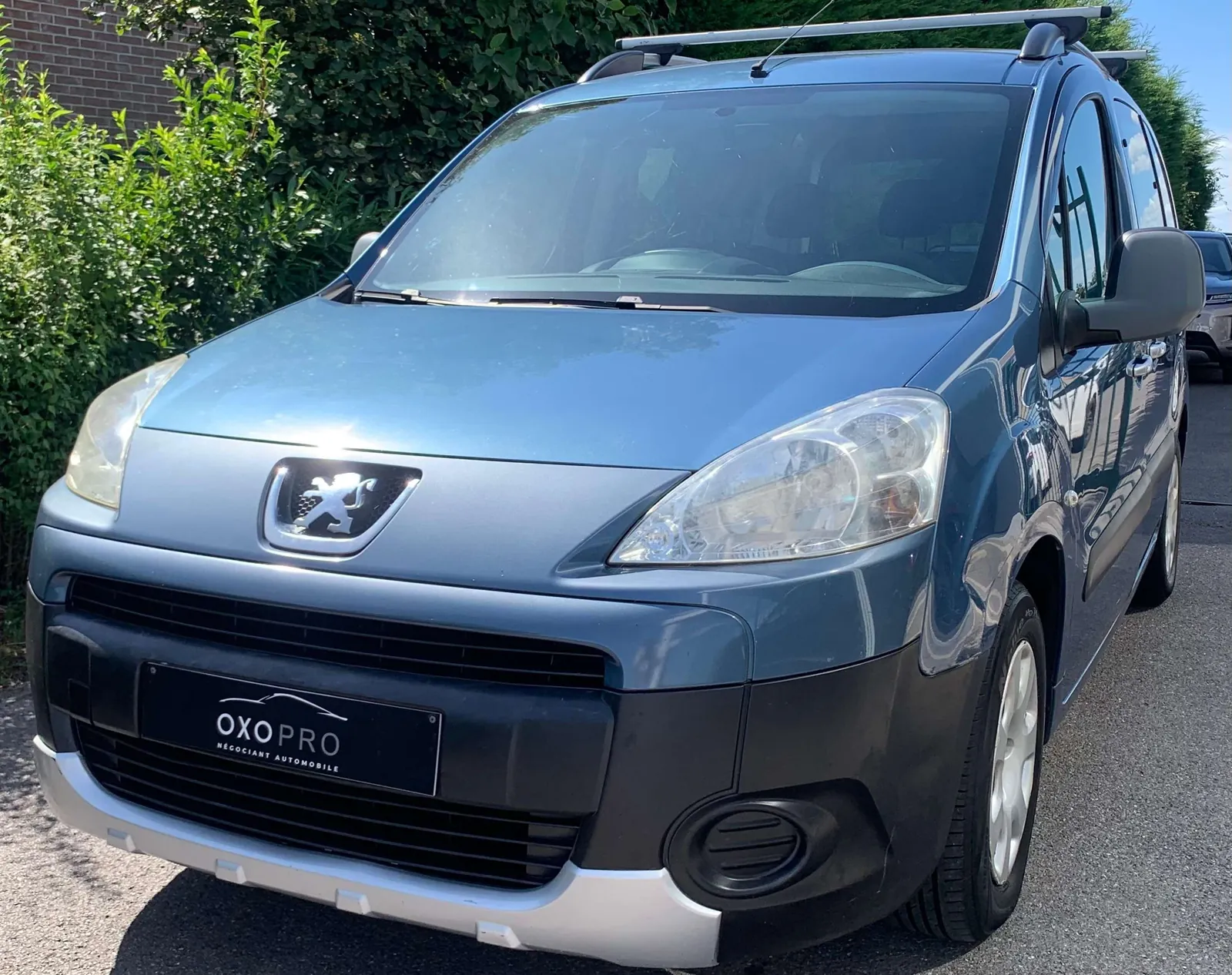 Peugeot Partner 2010 photo 2