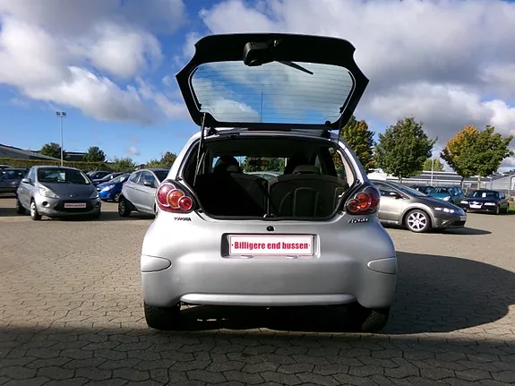 Toyota Aygo 2011 photo 5