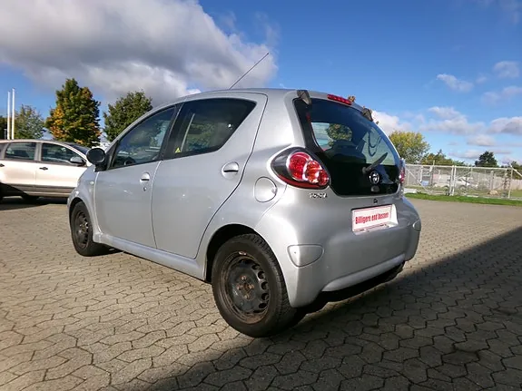 Toyota Aygo 2011 photo 4