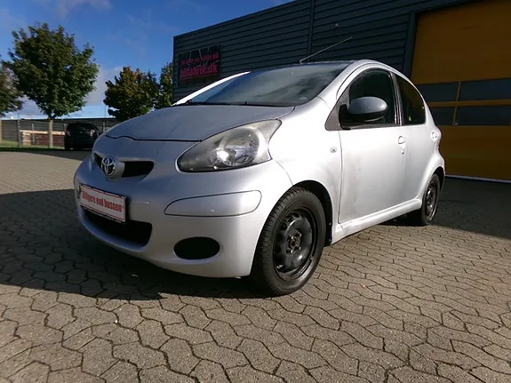 Toyota Aygo 2011 photo 3