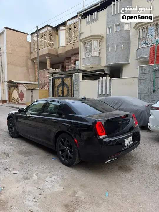 Chrysler 300 2023 photo 3