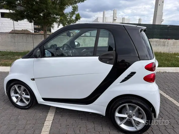 Smart Fortwo 2013 photo 2