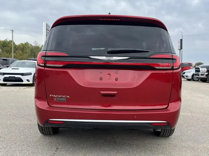 Chrysler Pacifica 2024 photo 4