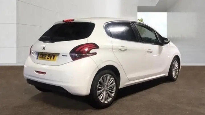 Peugeot 208 2016 photo 5